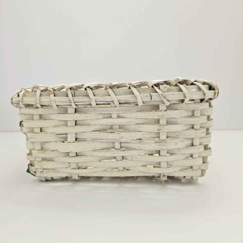 Vintage Hand-Painted Wicker Basket – Shabby Chic Pansy Motif